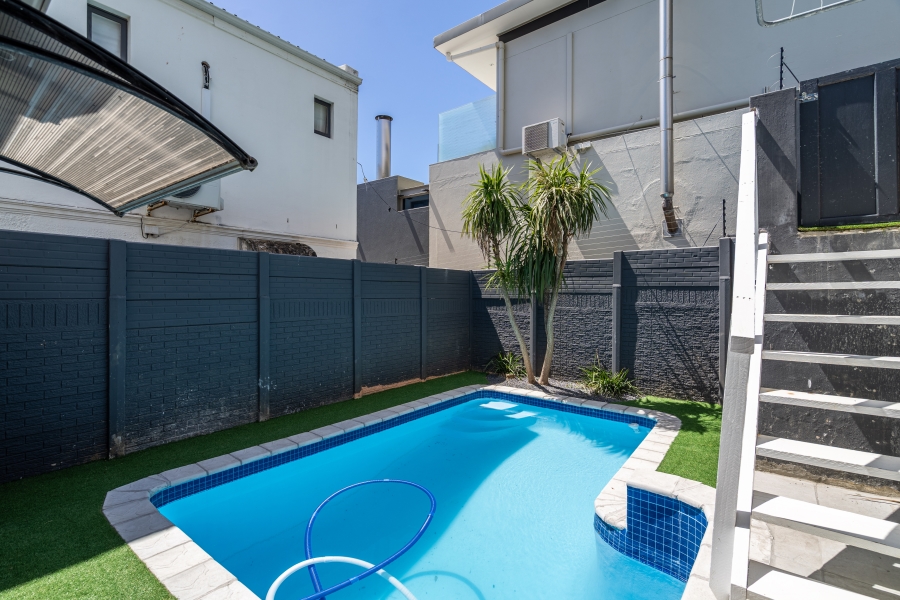 4 Bedroom Property for Sale in Fresnaye Western Cape